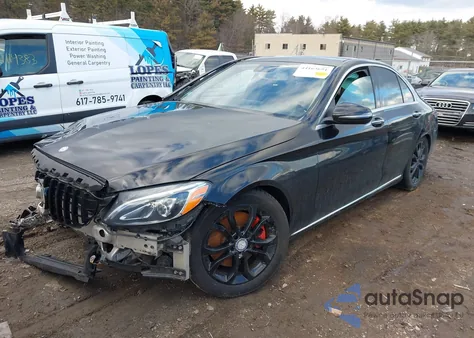 2017 Mercedes-Benz C 300 4Matic из США, поврежденный, VIN 55SWF4KB9HU210235